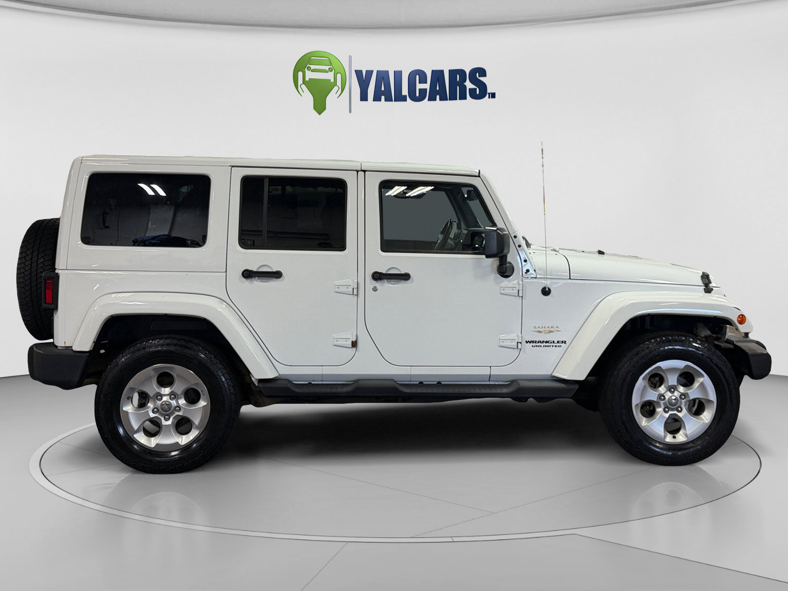 Used 2014 Jeep Wrangler Unlimited Sahara w/ Connectivity Group AWD/4WD image 6