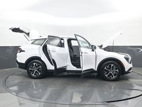 Used 2025 Kia Sportage EX image 31
