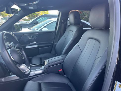 Used 2025 Mercedes-Benz GLB 250 4MATIC image 37