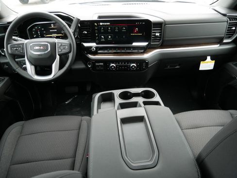 New 2026 GMC Sierra 1500 SLE w/ Preferred Package AWD/4WD image 6