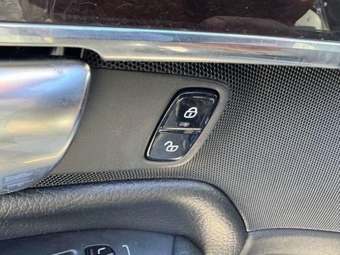 Used 2017 Volvo XC90 T6 Momentum w/ Vision Package image 19