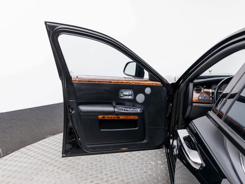 Used 2013 Rolls-Royce Ghost image 9