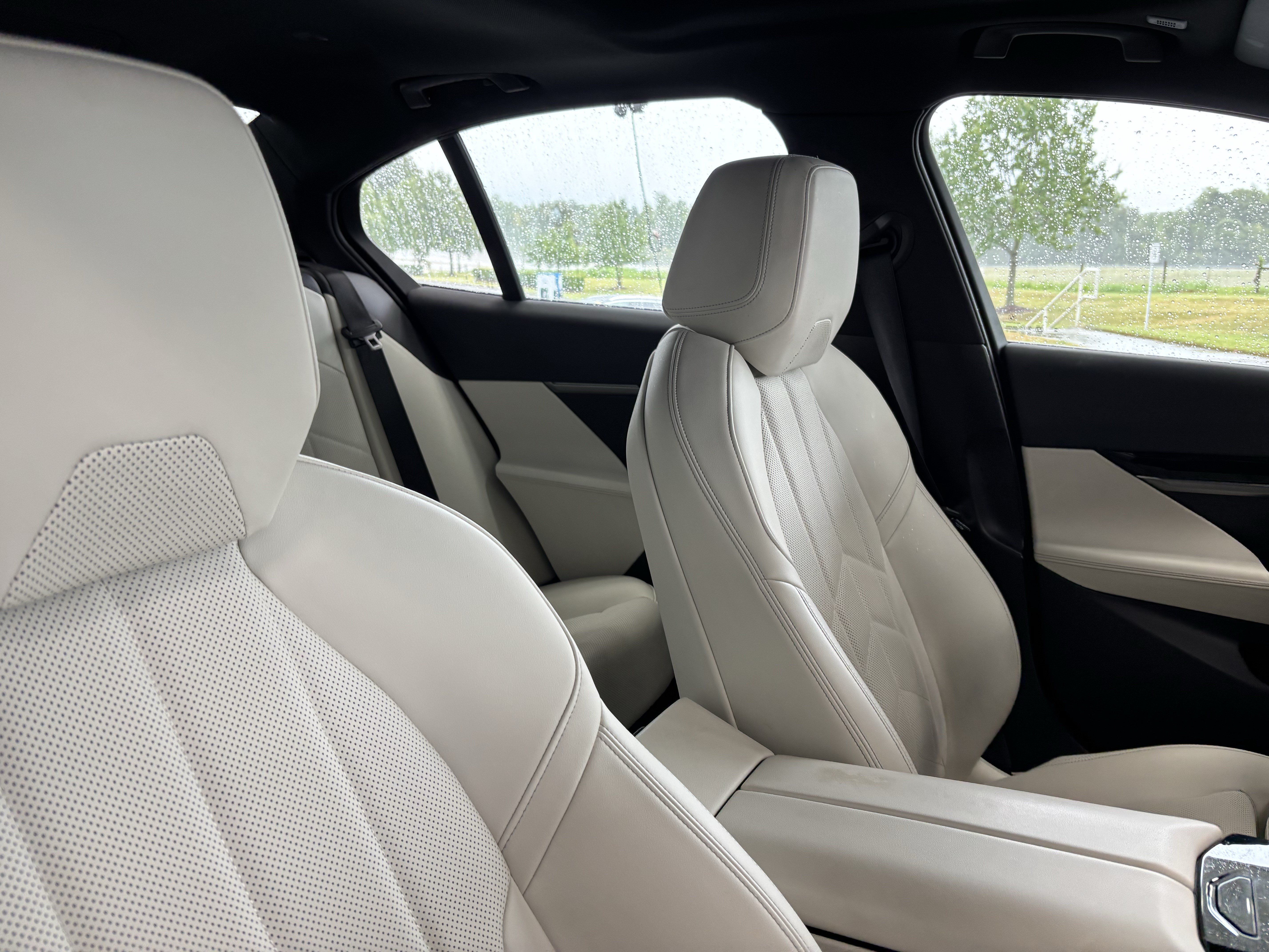 Certified 2024 BMW 530i RWD image 34