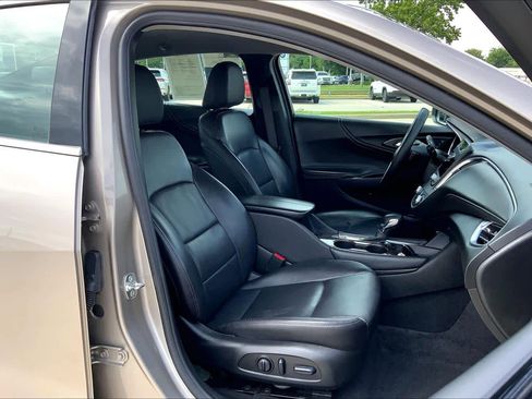 Used 2024 Chevrolet Malibu LT FWD image 9