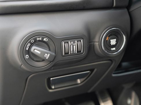 Used 2022 Maserati Ghibli Trofeo image 15