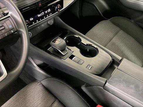 Used 2023 Nissan Rogue SV FWD image 17