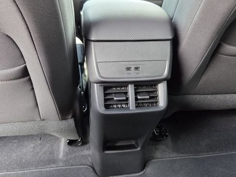 Used 2025 Chevrolet Equinox LT w/ Safety and Technology Package FWD image 16