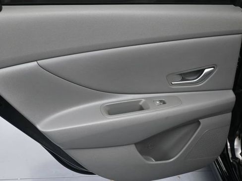 Used 2023 Hyundai Elantra SEL w/ Convenience Package FWD image 10
