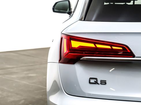 Used 2022 Audi Q5 2.0T Premium w/ Convenience Package image 15