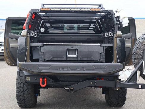 Used 2024 Chevrolet Colorado ZR2 w/ Safety Package AWD/4WD image 40