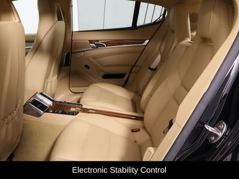 Used 2016 Porsche Panamera S image 16