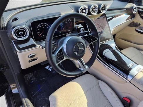 Used 2023 Mercedes-Benz GLC 300 image 9