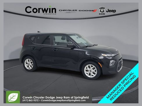 Used 2022 Kia Soul LX w/ Technology Package FWD image 1