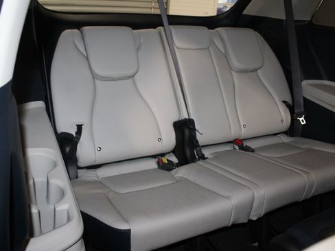 Used 2025 Kia Carnival EX image 35