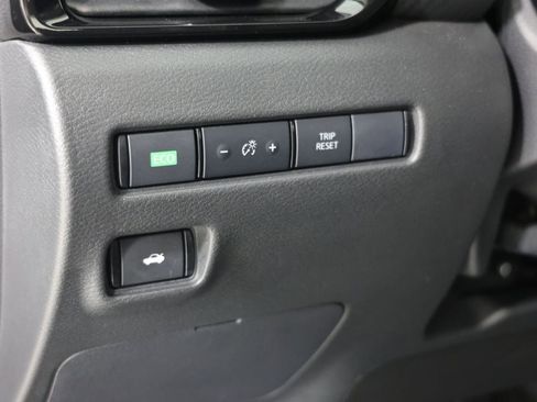 Used 2025 Nissan Sentra SV FWD image 20