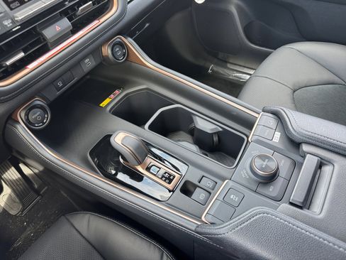 New 2026 Toyota Grand Highlander AWD Hybrid image 15