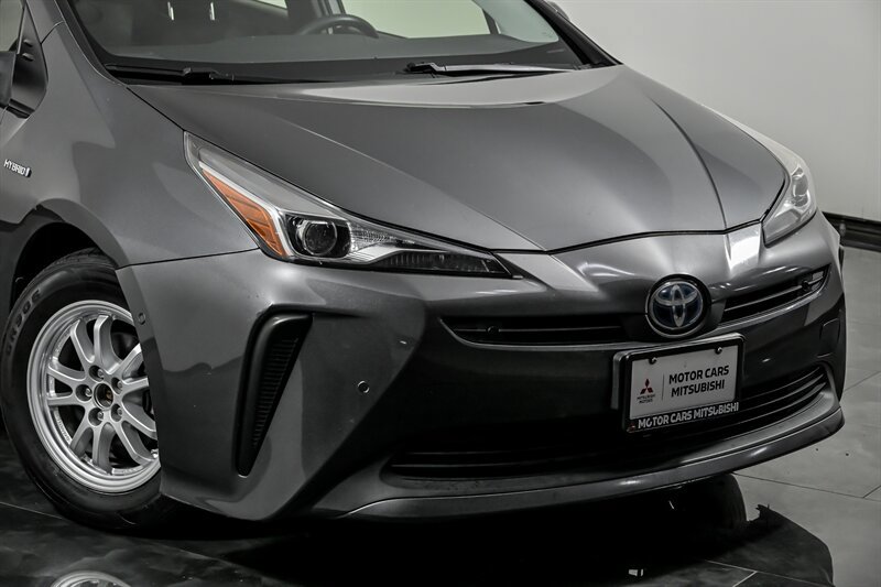 Used 2021 Toyota Prius LE FWD image 2