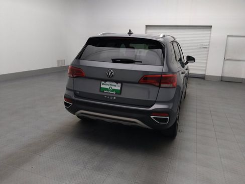 Used 2022 Volkswagen Taos SE FWD image 7