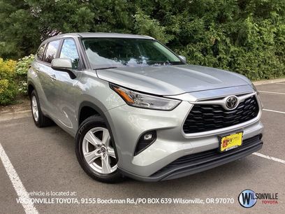 Used 2023 Toyota Highlander LE