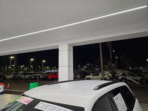 Used 2023 Jeep Grand Cherokee Altitude image 11