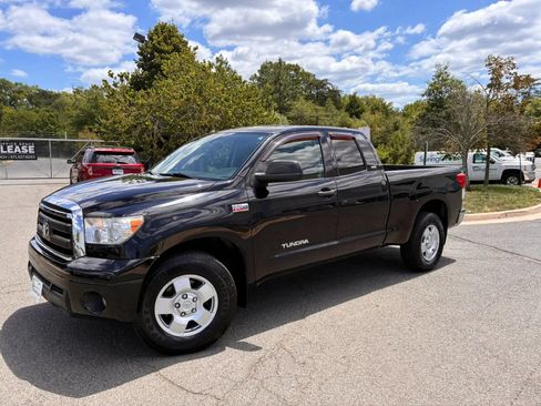 Used 2011 Toyota Tundra 4x4 Double Cab image 3