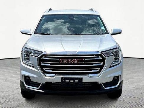 Used 2022 GMC Terrain SLT image 2