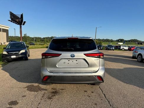 Used 2020 Toyota Highlander LE AWD/4WD image 16