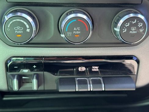 Used 2024 RAM 2500 Big Horn image 28