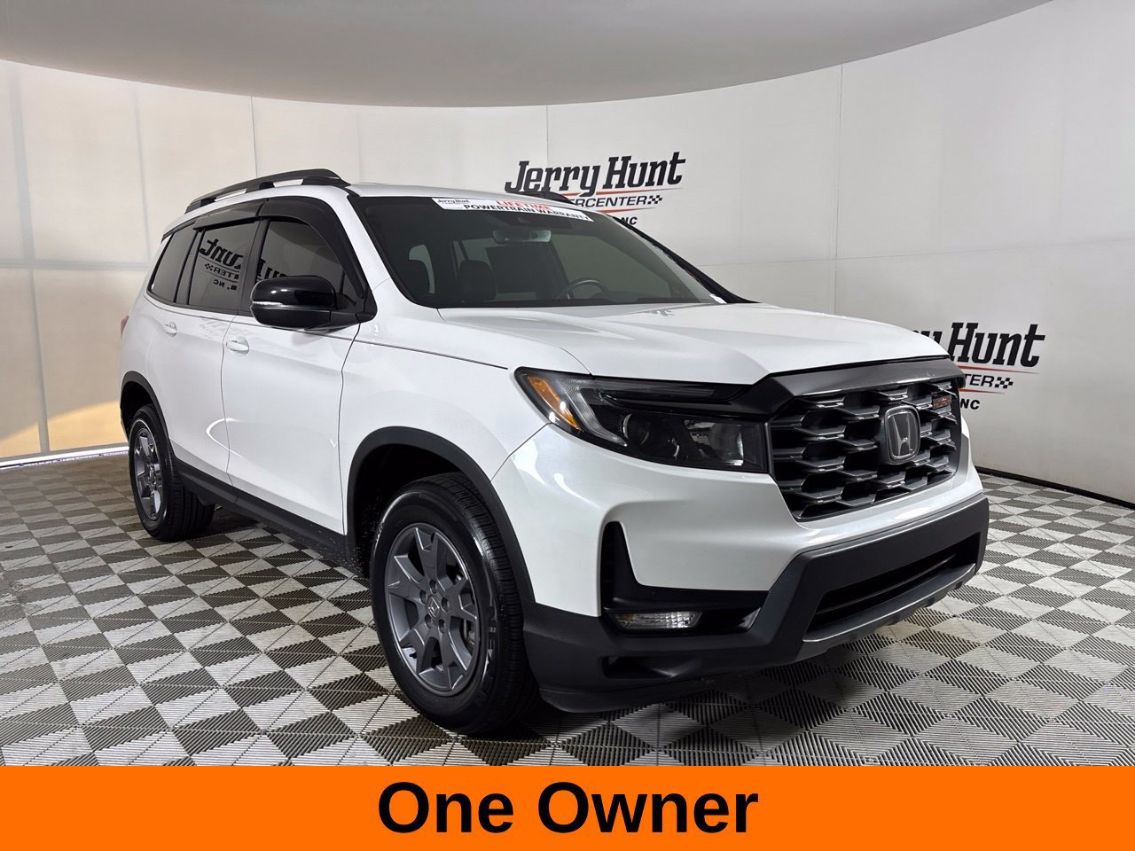 Used 2024 Honda Passport TrailSport image 4