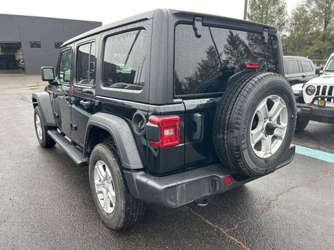 Used 2022 Jeep Wrangler Unlimited Sport image 3