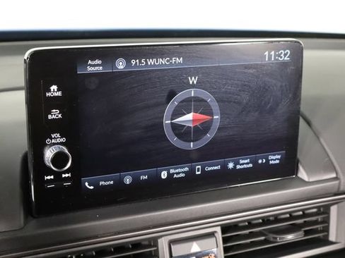 Used 2025 Honda Pilot TrailSport image 37