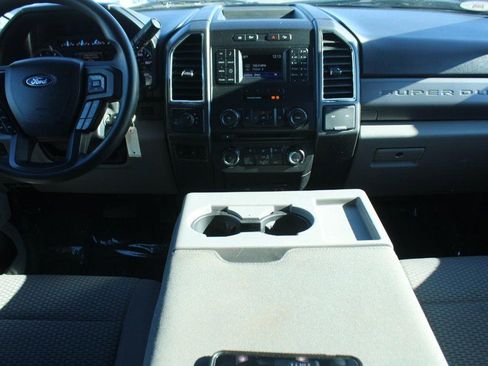 Used 2017 Ford F250 XLT w/ FX4 Off-Road Package image 14