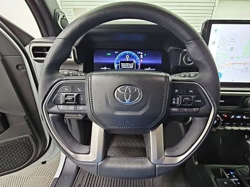 Used 2025 Toyota 4Runner Limited image 27