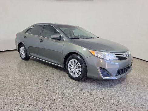Used 2012 Toyota Camry LE FWD image 4