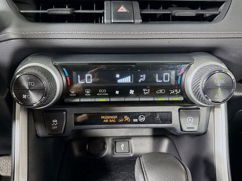 Used 2020 Toyota RAV4 XLE w/ All Weather Liner Package AWD/4WD image 17