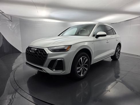 Used 2023 Audi Q5 2.0T Premium Plus w/ Premium Plus Package AWD/4WD image 8