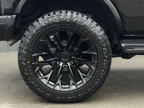 Used 2025 Ford Bronco Heritage Edition AWD/4WD image 11