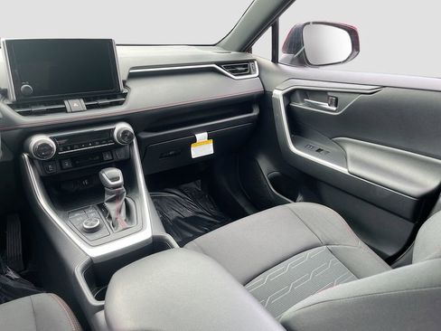 Used 2024 Toyota RAV4 SE w/ Weather & Moonroof Package image 24