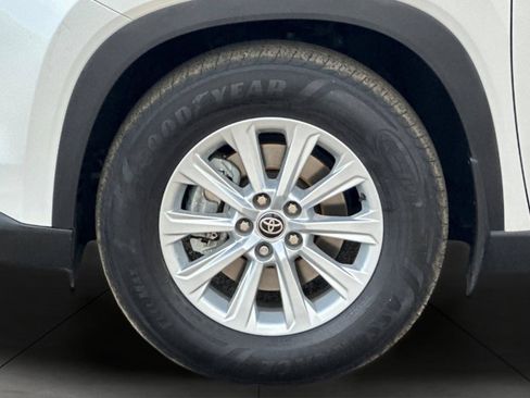 Used 2024 Toyota Grand Highlander AWD image 31