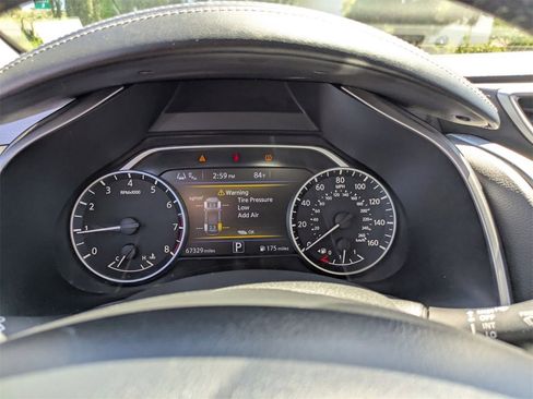 Used 2023 Nissan Murano SV image 19