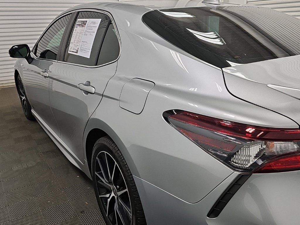 Used 2021 Toyota Camry SE FWD image 7