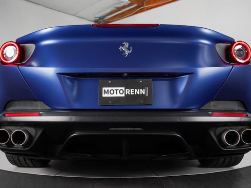 Used 2019 Ferrari Portofino RWD image 25