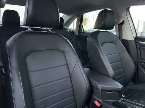 Certified 2023 Volkswagen Jetta SE w/ Panoramic Sunroof Package image 23