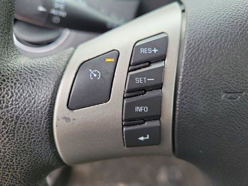 Used 2010 Chevrolet HHR LT image 18