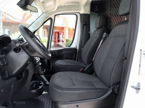 Used 2025 RAM ProMaster 2500 w/ U-Haul Equipment Group FWD image 19