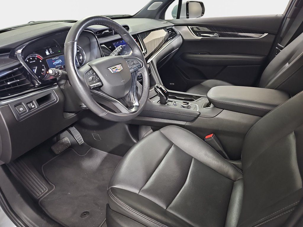 Used 2025 Cadillac XT6 Premium Luxury AWD/4WD image 19