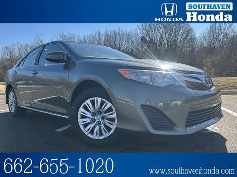 Used 2012 Toyota Camry L image 1
