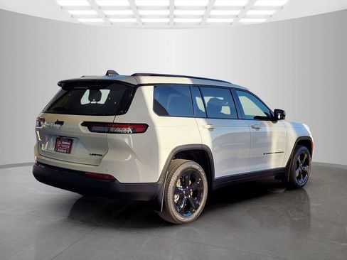 Used 2025 Jeep Grand Cherokee L Limited w/ Luxury Tech Group II RWD image 5