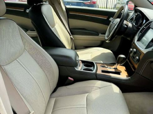 Used 2012 Chrysler 300 C Luxury Series image 12