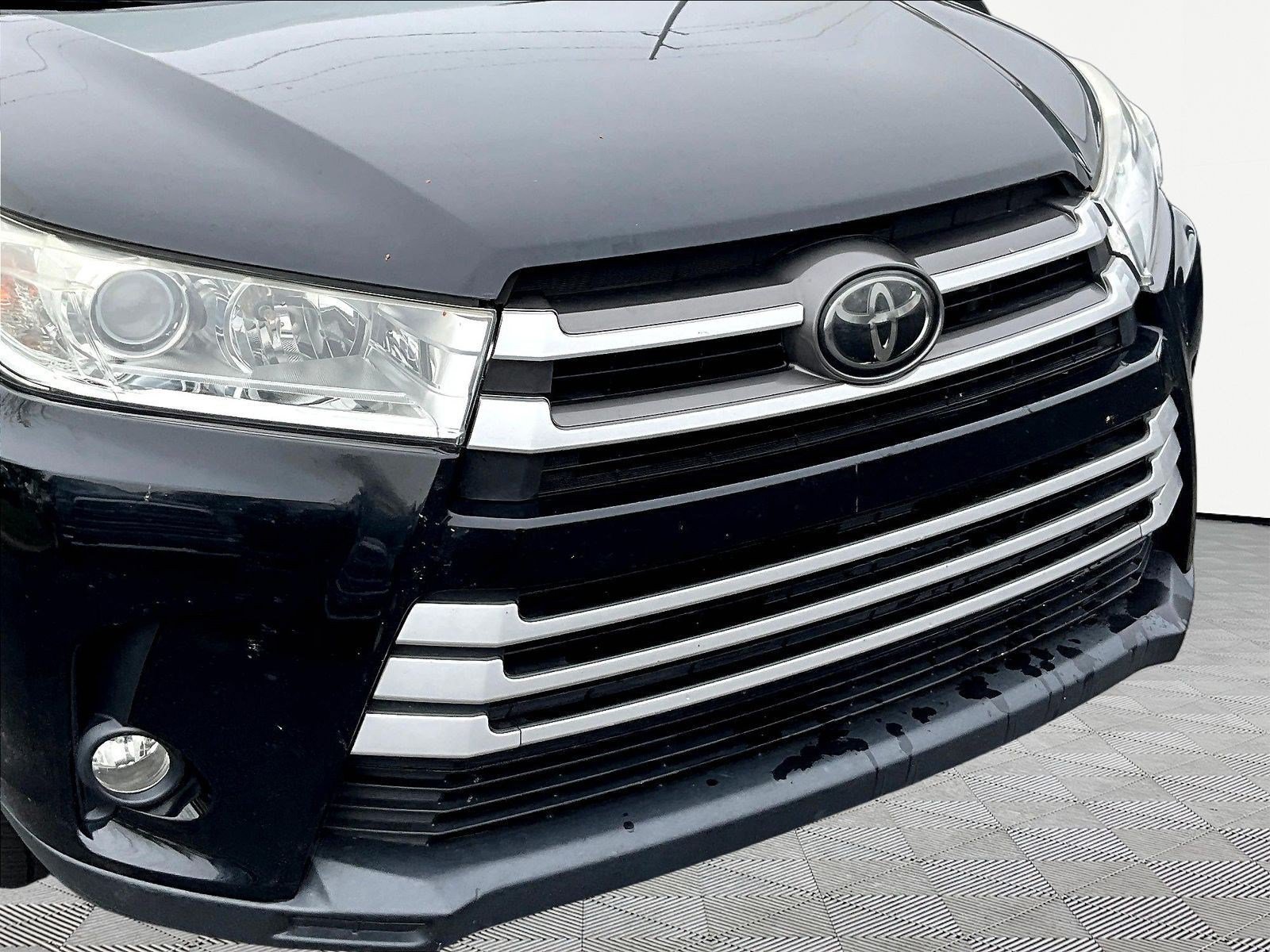 Used 2018 Toyota Highlander XLE AWD/4WD image 34